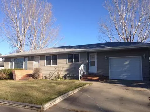 613 Main St, Stanton, ND 58571 photo 1