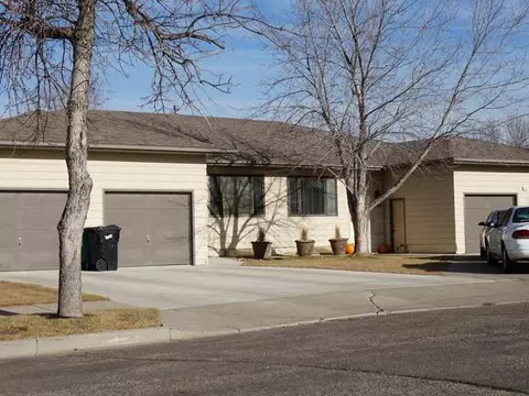 2644 Commons Ave, Bismarck, ND 58503 photo 1