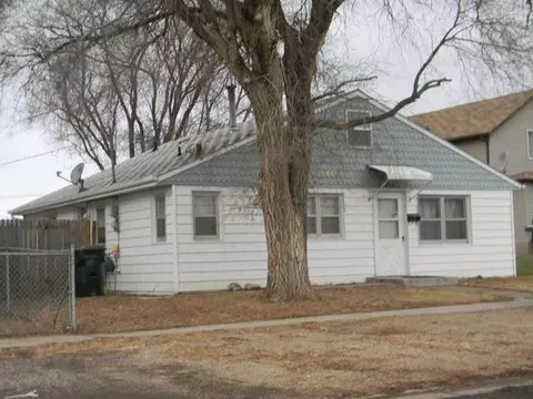 603 8th Ave SW, Mandan, ND 58554 photo 1