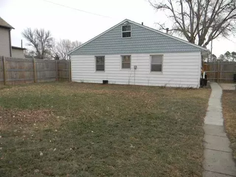 603 8th Ave SW, Mandan, ND 58554 photo 3