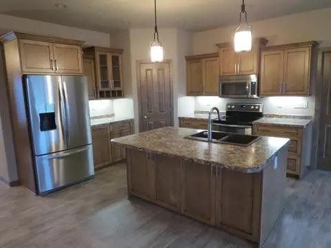 506 Cobblestone Lp, Mandan, ND 58554 photo 4