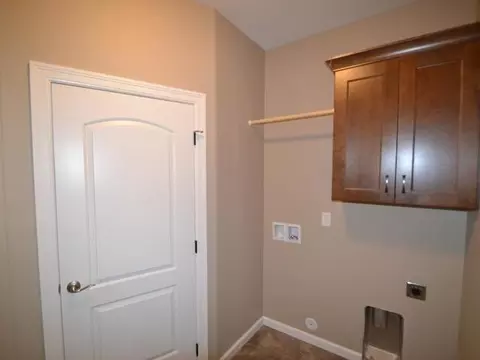 705 Bremner Ave, Bismarck, ND 58503 photo 12