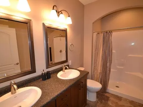 705 Bremner Ave, Bismarck, ND 58503 photo 7
