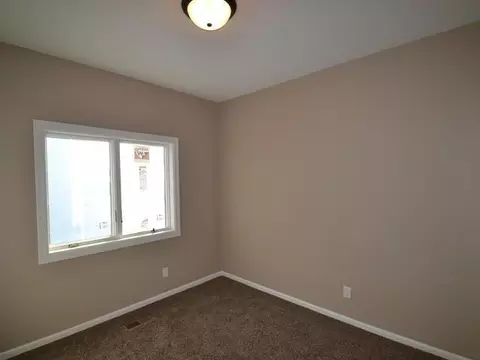 705 Bremner Ave, Bismarck, ND 58503 photo 9