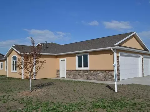 3826 Poseidon Lp, Bismarck, ND 58504 photo 1