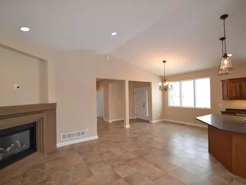 3826 Poseidon Lp, Bismarck, ND 58504 photo 17
