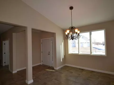 3826 Poseidon Lp, Bismarck, ND 58504 photo 3