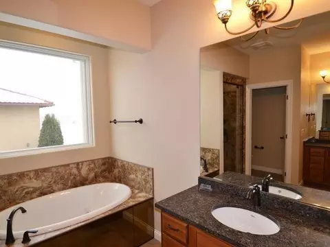 3826 Poseidon Lp, Bismarck, ND 58504 photo 23