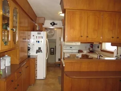 1241 Coulee Rd E, Bismarck, ND 58501 photo 3