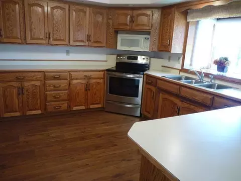 111 Juniper Dr, Bismarck, ND 58503 photo 7