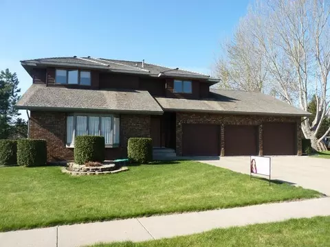 111 Juniper Dr, Bismarck, ND 58503 photo 1