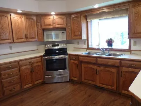 111 Juniper Dr, Bismarck, ND 58503 photo 6