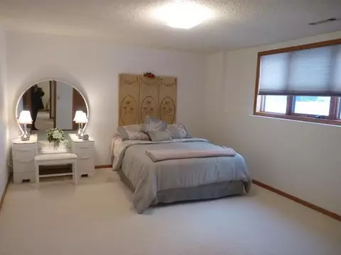 111 Juniper Dr, Bismarck, ND 58503 photo 21
