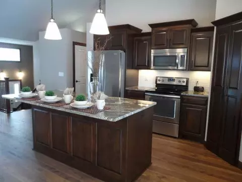 424 Lasalle Dr E, Bismarck, ND 58503 photo 6
