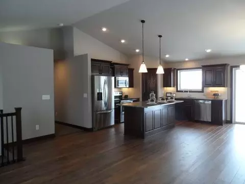 424 Lasalle Dr E, Bismarck, ND 58503 photo 10