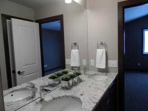 424 Lasalle Dr E, Bismarck, ND 58503 photo 15