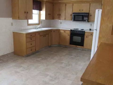 511 13th St S, Bismarck, ND 58504 photo 3