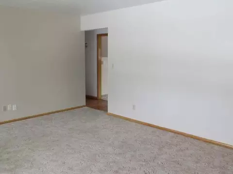 511 13th St S, Bismarck, ND 58504 photo 2