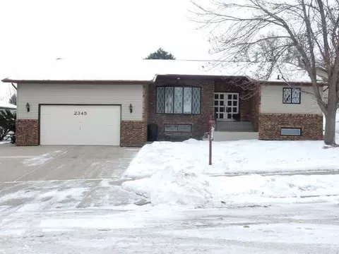 2345 Rolling Dr, Bismarck, ND 58501 photo 1