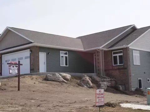 2607 Calgary Ave E, Bismarck, ND 58503 photo 1