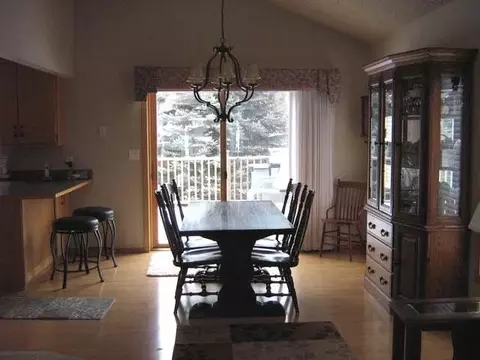 418 Juniper Dr, Bismarck, ND 58503 photo 9