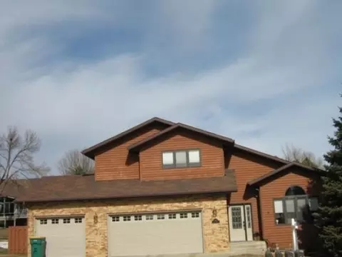 418 Juniper Dr, Bismarck, ND 58503 photo 3