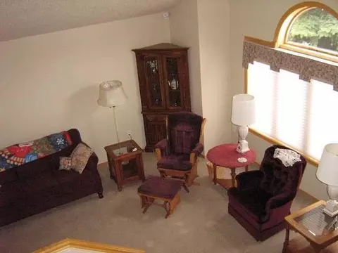 418 Juniper Dr, Bismarck, ND 58503 photo 8