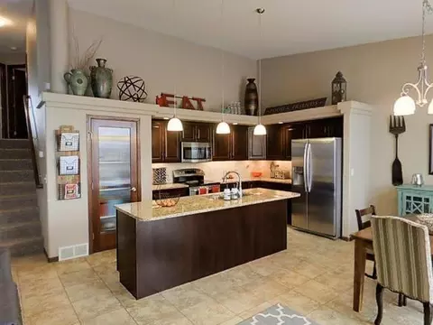 1716 Calgary Lp, Bismarck, ND 58503 photo 2