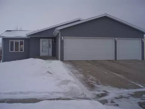 4813 Fairfax Lp, Bismarck, ND 58503 photo 1