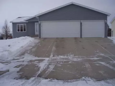 4813 Fairfax Lp, Bismarck, ND 58503 photo 28