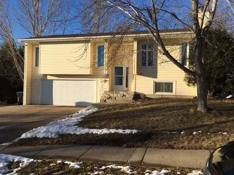 1710 7 St NW, Mandan, ND 58554 photo 1