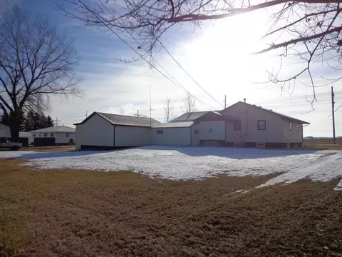2075 38th St, Mandan, ND 58554 photo 17