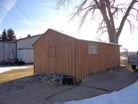 2075 38th St, Mandan, ND 58554 photo 15