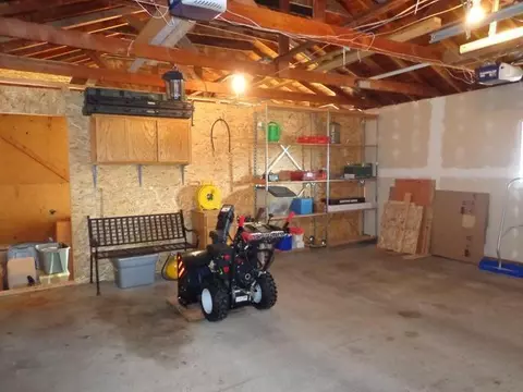2075 38th St, Mandan, ND 58554 photo 11