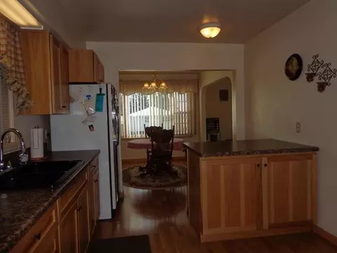 2075 38th St, Mandan, ND 58554 photo 2