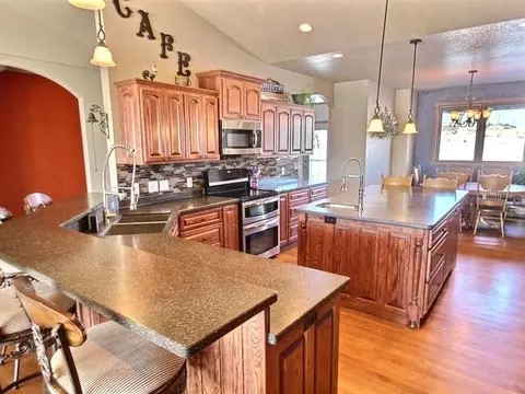 6913 Ringneck Rd, Bismarck, ND 58503 photo 2