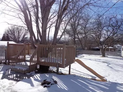 907 4 Ave NW, Mandan, ND 58554 photo 8
