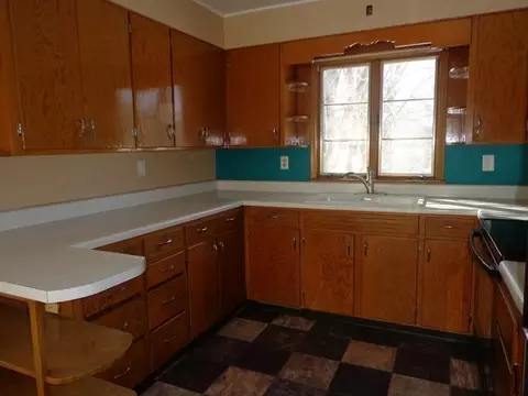 907 4 Ave NW, Mandan, ND 58554 photo 3
