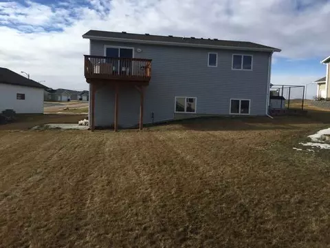 5503 Yukon Dr, Bismarck, ND 58503 photo 2