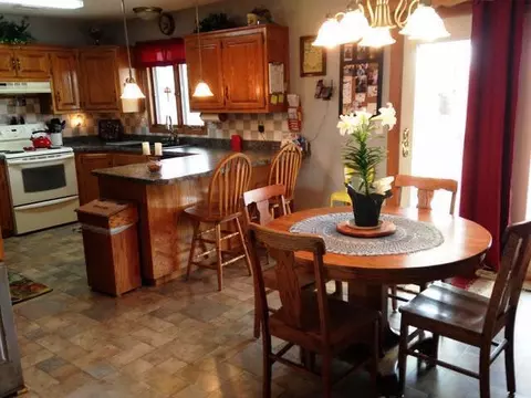 700 3rd St NW, Beulah, ND 58523 photo 4