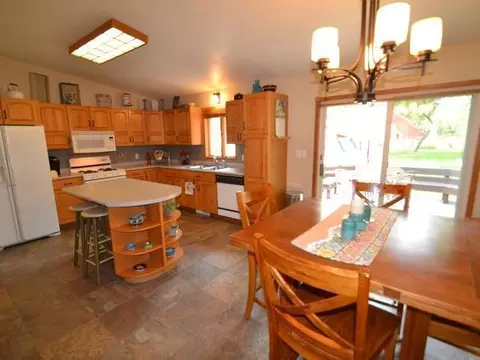 5736 Lariat Lp, Bismarck, ND 58503 photo 3
