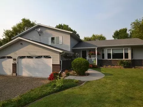 5736 Lariat Lp, Bismarck, ND 58503 photo 1