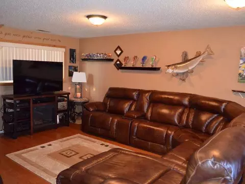 1125 Chestnut Ln, Beulah, ND 58523 photo 8
