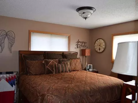 1125 Chestnut Ln, Beulah, ND 58523 photo 6