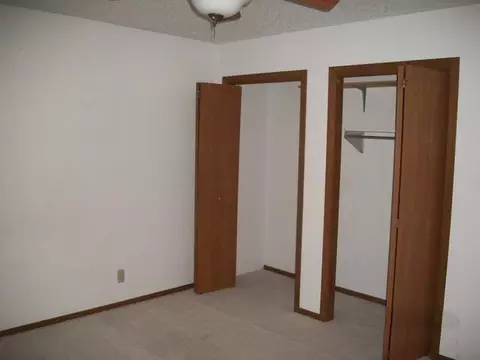 649 11th St E, Dickinson, ND 58601 photo 8