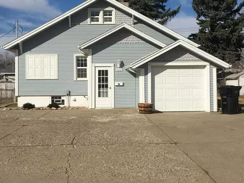 620 16th St S, Bismarck, ND 58504 photo 1