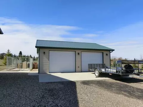 3300 Susan Dr, Bismarck, ND 58504 photo 2