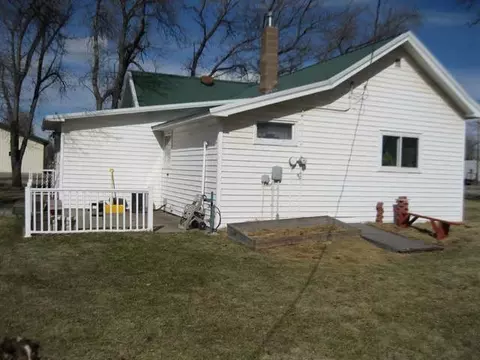 107 1st St NW, Steele, ND 58482 photo 8