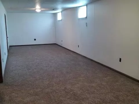 114 Interstate Ave E, Bismarck, ND 58501 photo 4