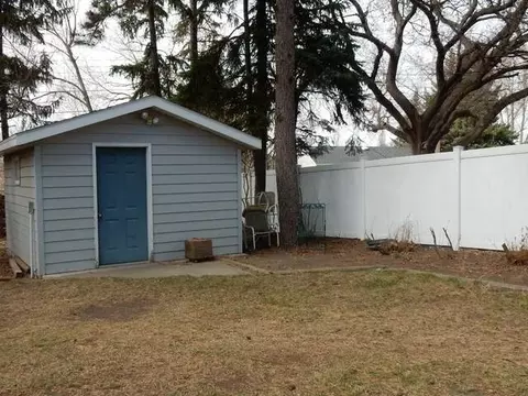 910 Crescent, Bismarck, ND 58501 photo 16